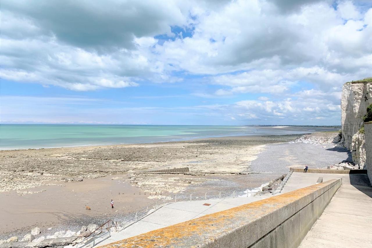 La plage à pied Woignarue Esterno foto